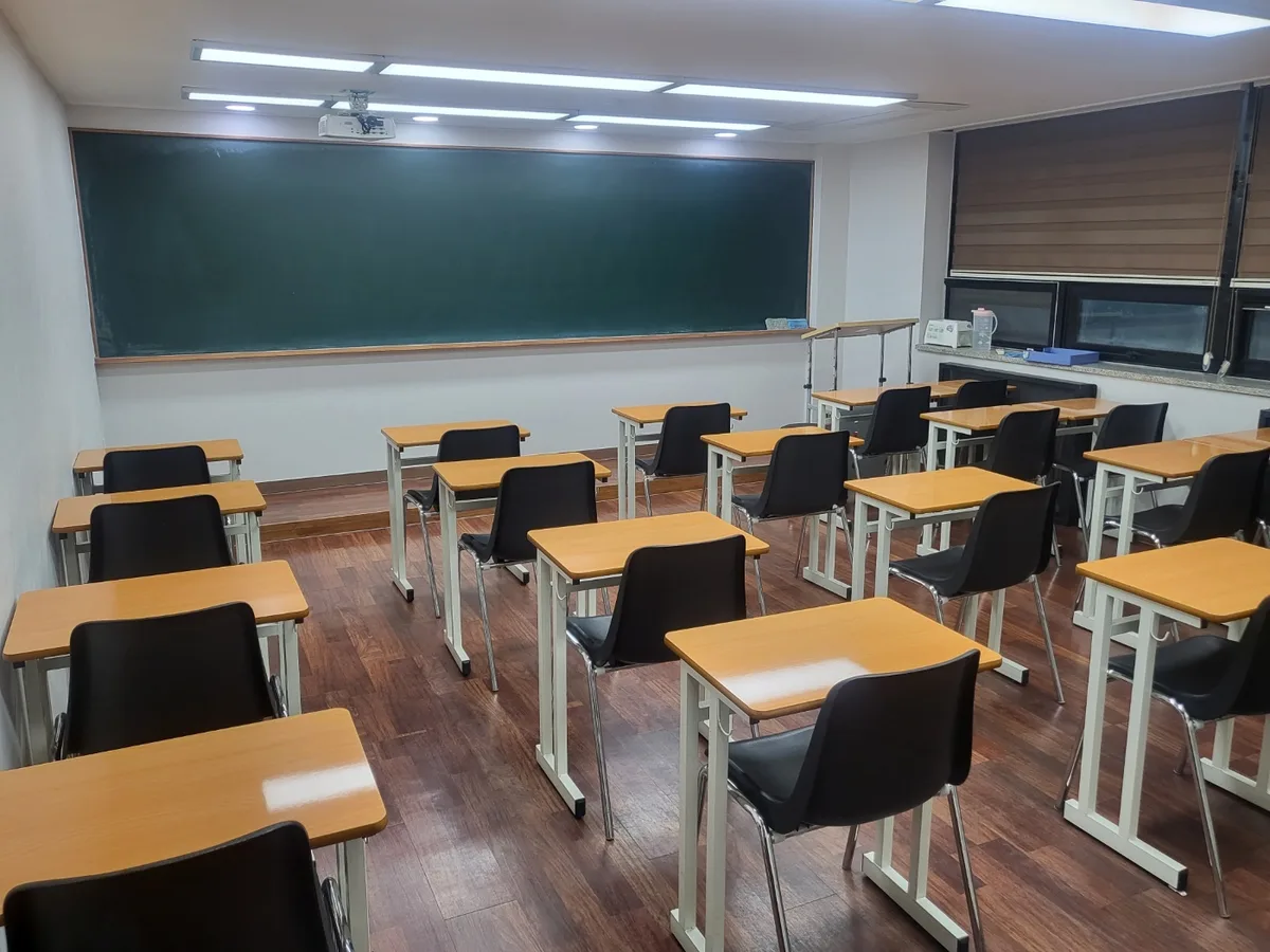 예천군 예천읍 스터디룸 미팅룸 장비 주변 정밀 위생청소 사례 - 행진크린